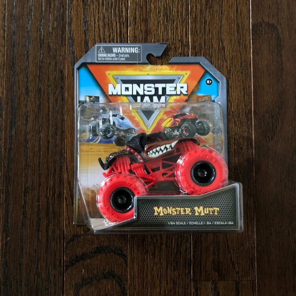 Monster Jam Monster Trucks - Red/Black Monster Mutt - Series 36 - 1/64 Scale NEW